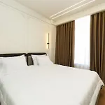 Hotel Adore