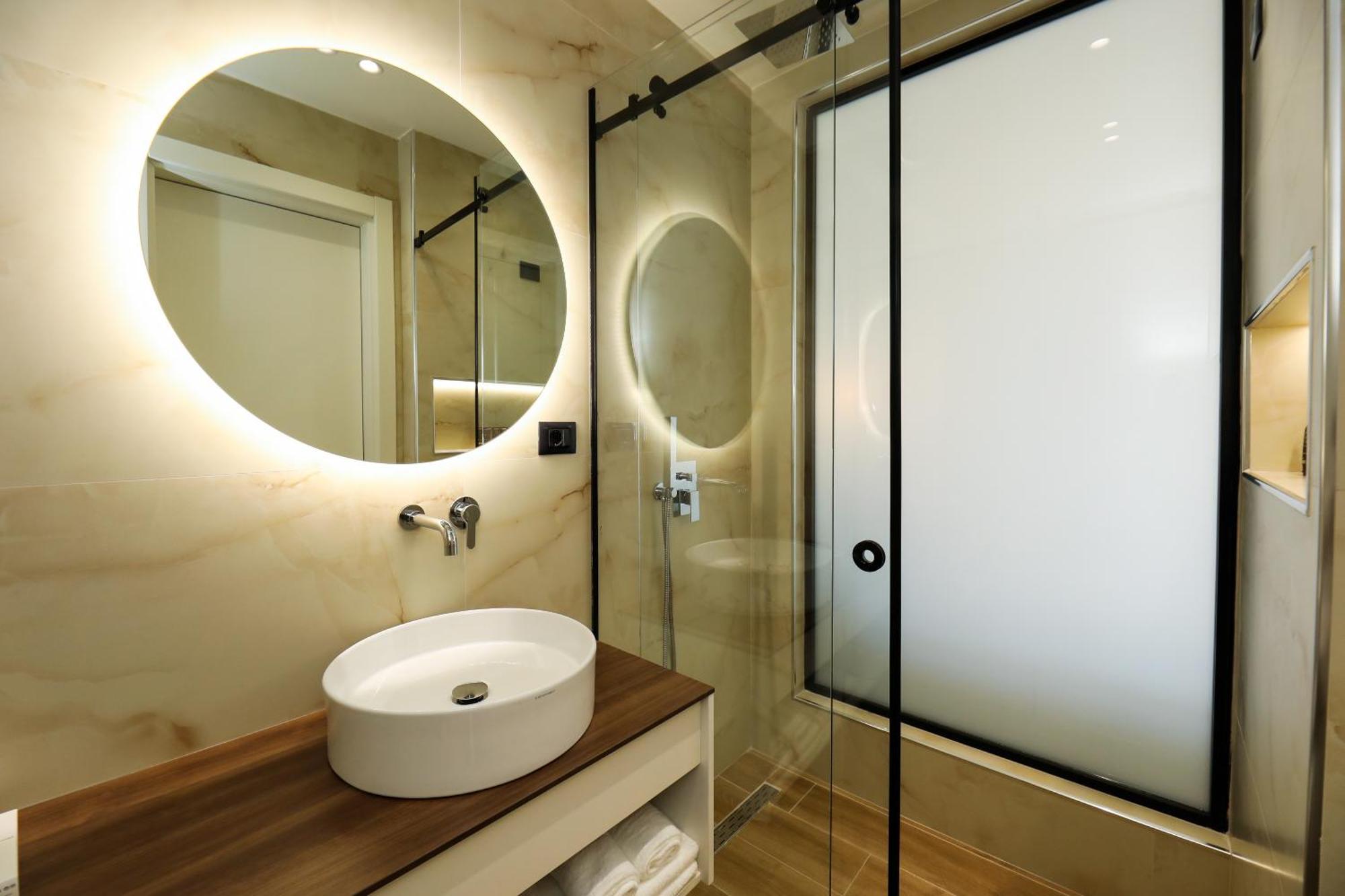 Hotell Adore 4*