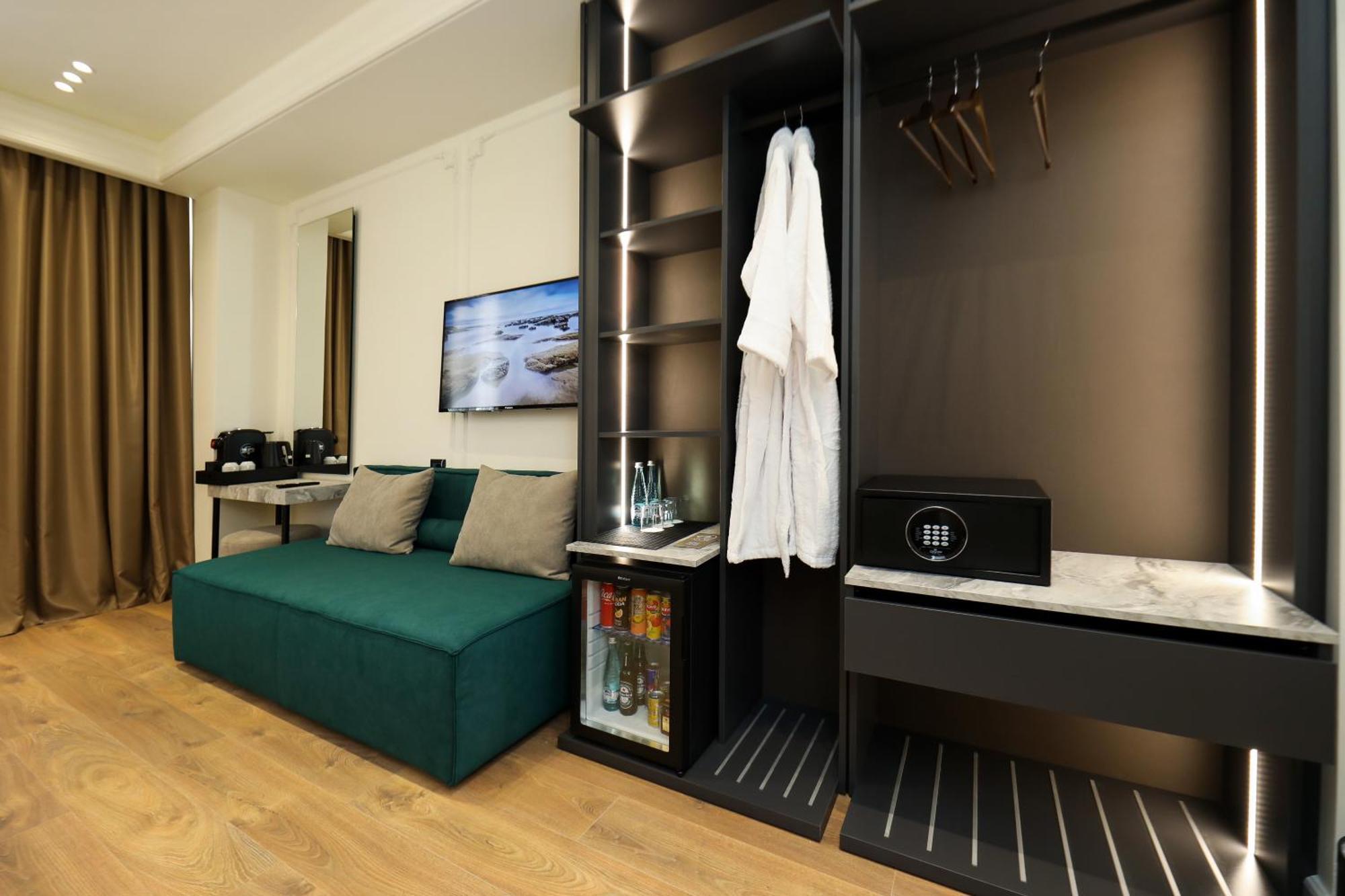 Adore 4* Vlorë