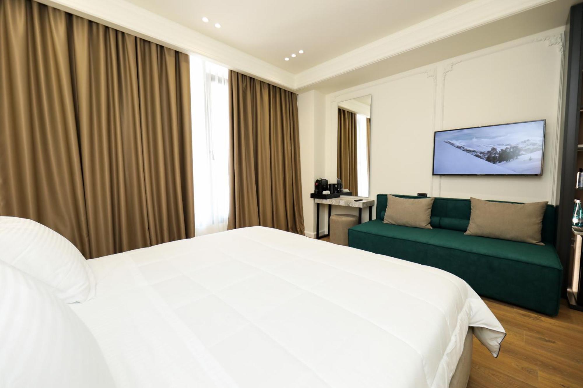 Adore Hotell 4*