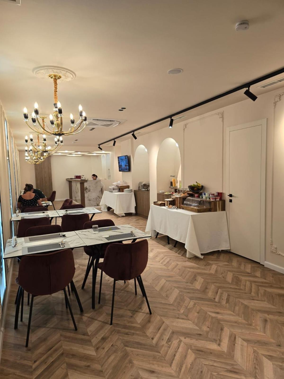 Adore Hotell Vlorë